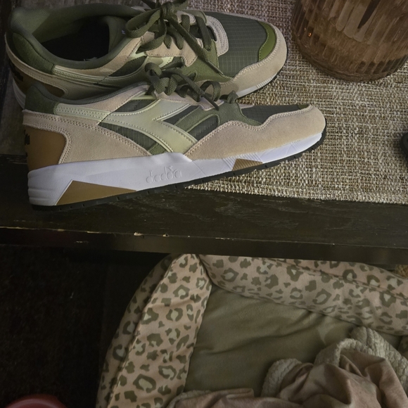 Diadora Green and Tan Sneakers Lightweight Mesh Design - Picture 7 of 7